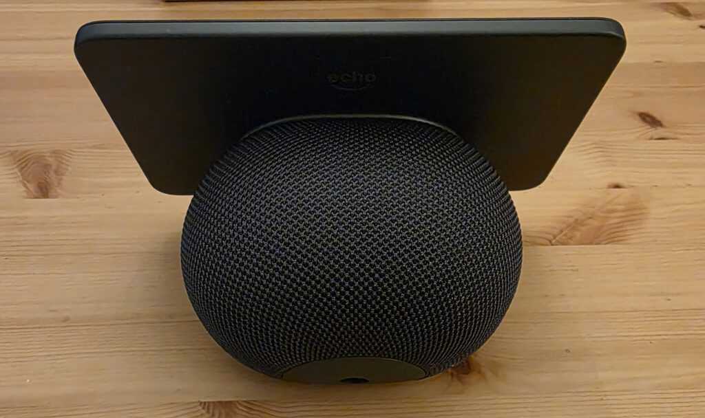 Echo Show 8 Ansicht hinten