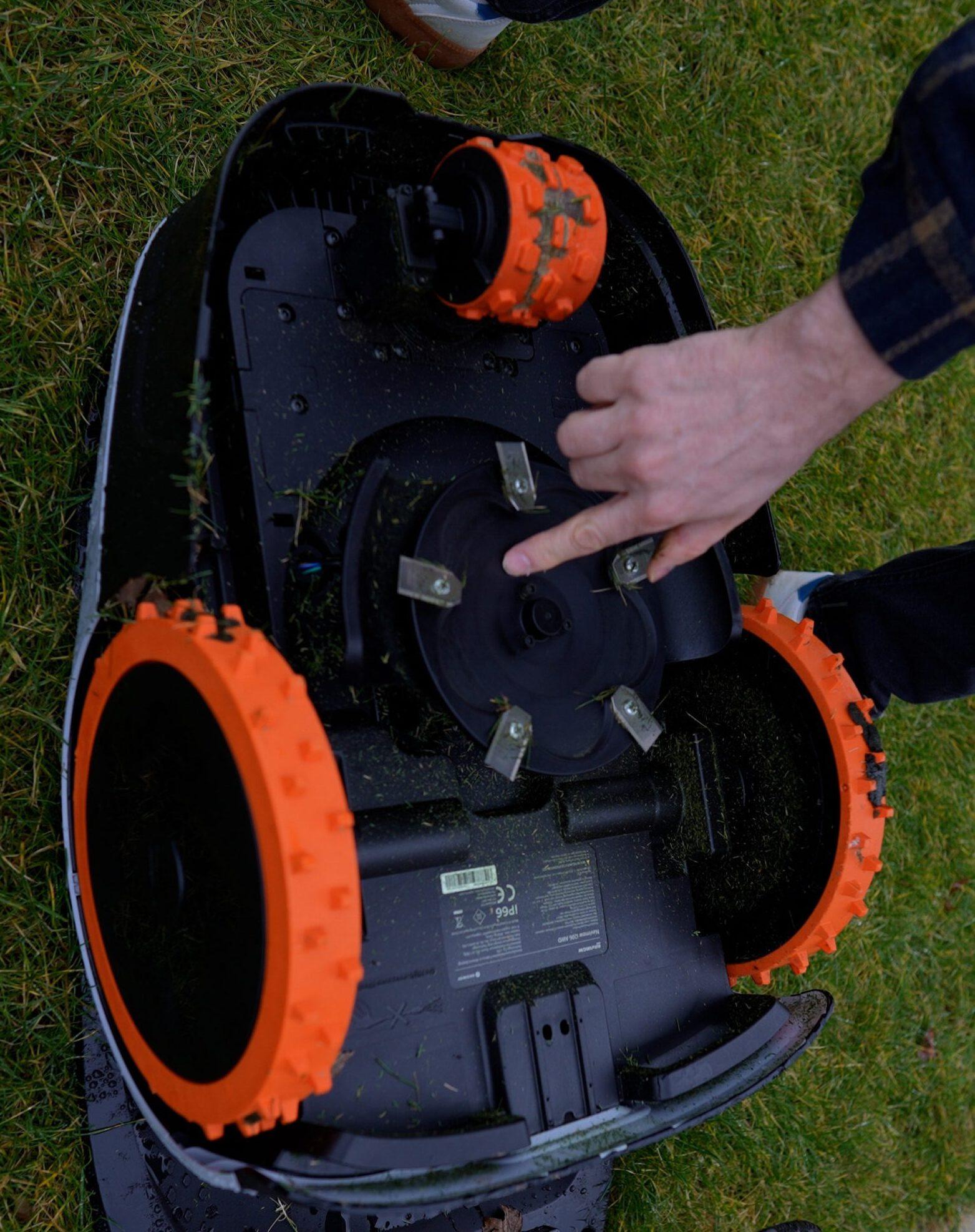 Navimow i2 AWD Mähroboter Unterseite