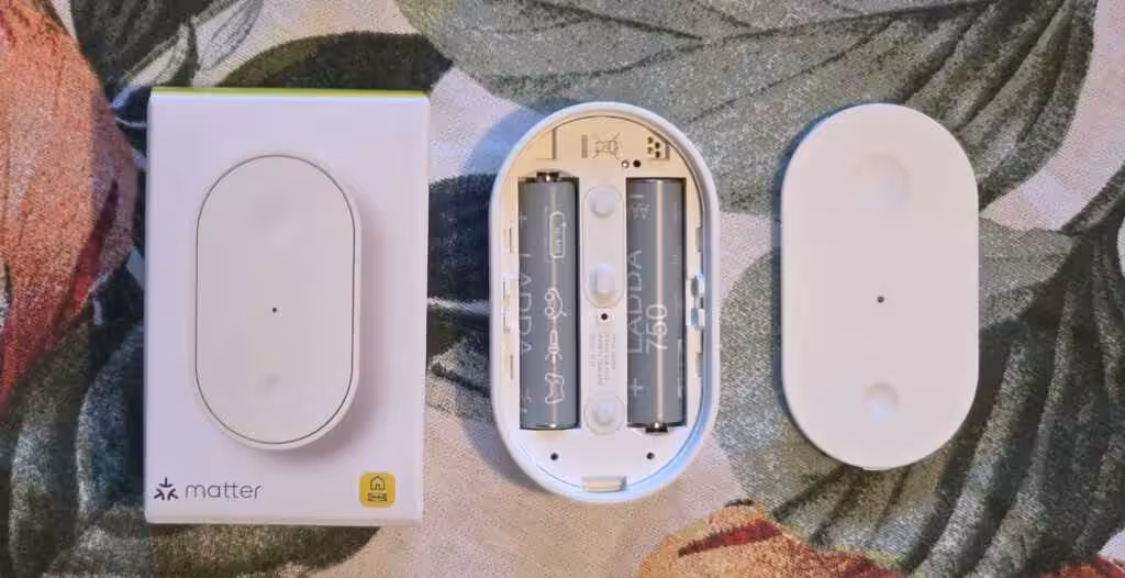 Front view of the IKEA BILRESA dual button remote control